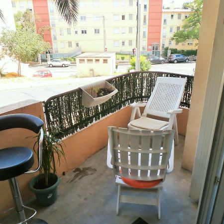 Cosy Nimes Apartment Luaran gambar