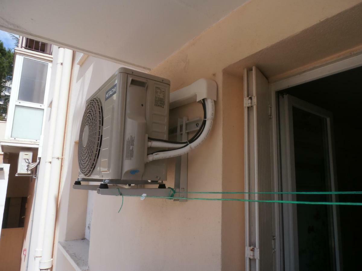 Cosy Nimes Apartment Luaran gambar
