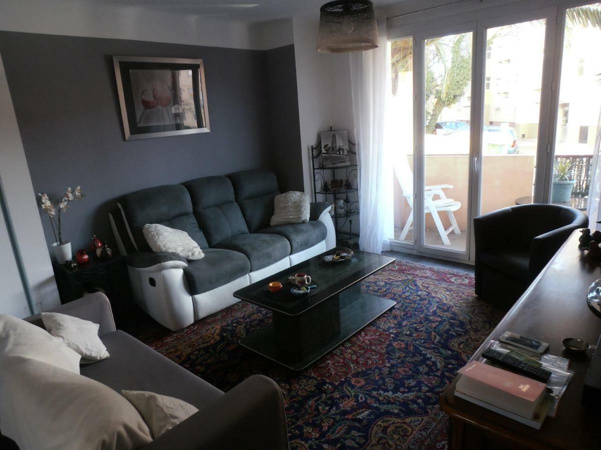 Cosy Nimes Apartment Luaran gambar